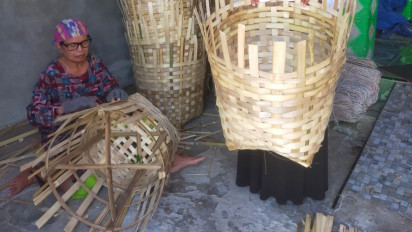 Unik, 70 Persen Warga Kampung Dobong Ini Hidupi Keluarga Puluhan Tahun dengan Jualan Keranjang Ikan