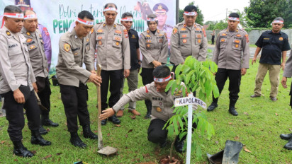 Lakukan Penghijauan Sejak Dini, Kapolres Binjai Tanam 1.000 Bibit Pohon
