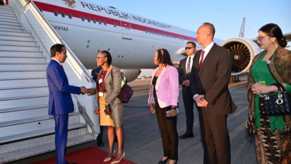 Presiden Jokowi tiba di Johannesburg Afrika Selatan