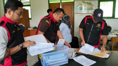 Diduga Korupsi Dana BOS, SMP Islam di Sukabumi Digeledah Kejaksaan