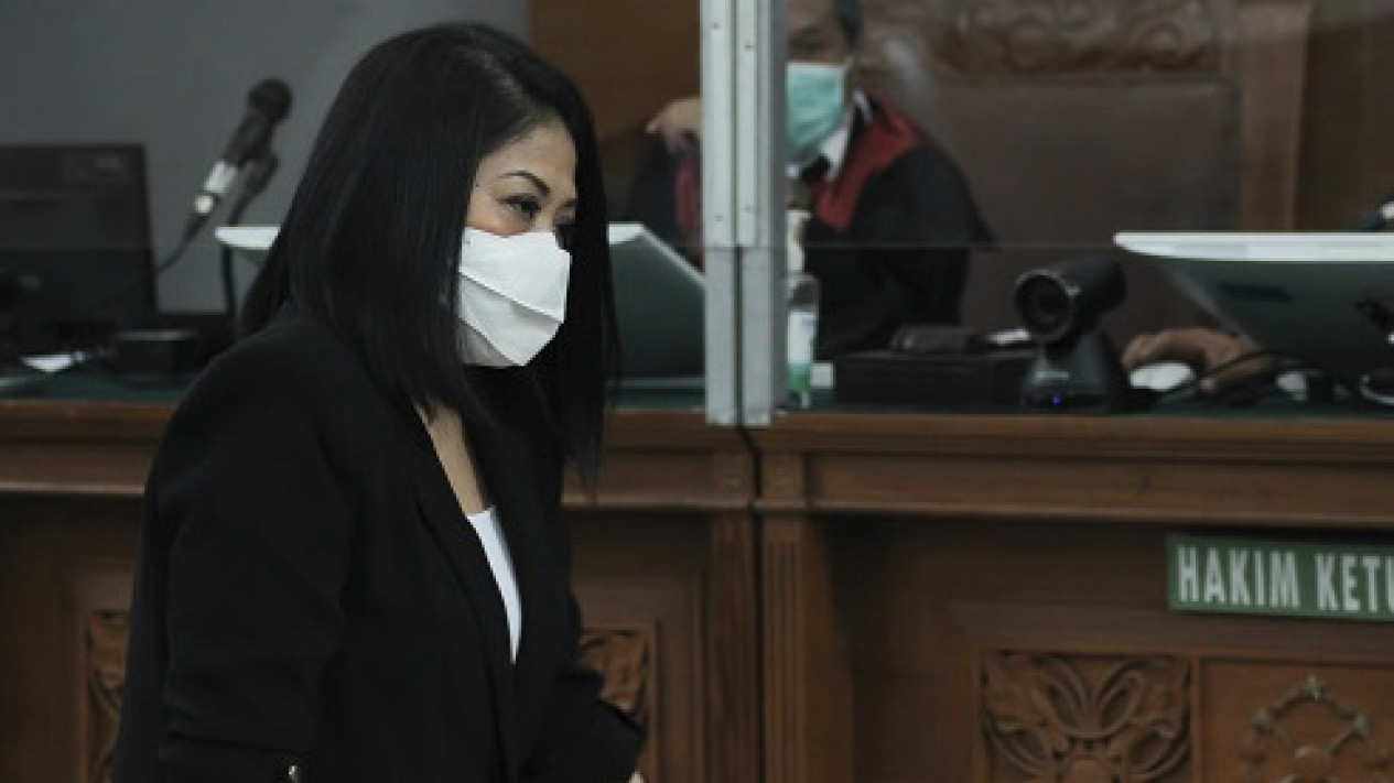 Lewat Akun Pribadi, Istri Ferdy Sambo Menepis Isu Miring soal Suami Menikmati "Fasilitas Mewah" di Lapas Cibinong
            - galeri foto