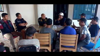 Pelabuhan Perikanan Mandek, Warga di Banyuwangi Datangi Syahbandar