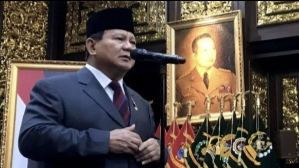 Bawaslu Hentikan Laporan Perkara Tempat Deklarasi Prabowo Subianto
            - galeri foto