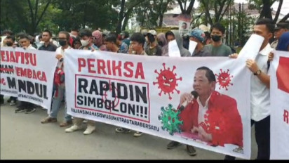 Penyalahan Gunaan Dana COVID-19, Puluhan Massa Gelar Unjuk Rasa Tuntut Mantan Bupati Samosir Rapidin Simbolon Ditangkap