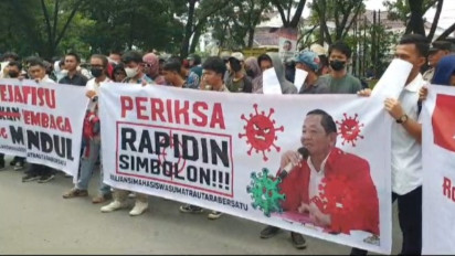Dugaan Penyalahgunaan Dana Covid-19 di Kabupaten Samosir- Massa Geruduk Kejatisu "Tangkap dan Periksa Rapidin Simbolon"