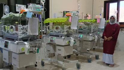 Usia Kandungan Masih 7 Bulan, Ibu Muda Lahirkan 3 Bayi Kembar di Probolinggo