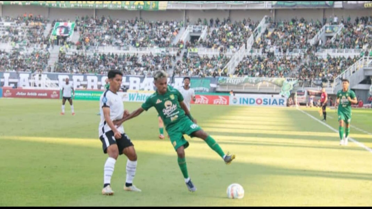 Persebaya Optimis Bisa Curi Poin di Sleman Besok
            - galeri foto