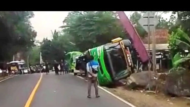 Bus Pariwisata Asal Bekasi Terguling di Ciamis, Empat Orang Luka