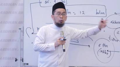 Memangnya Islam Membolehkan Laki-laki dan Perempuan Bukan Mahram Berjabat Tangan? Ternyata Ustaz Adi Hidayat Bilang…