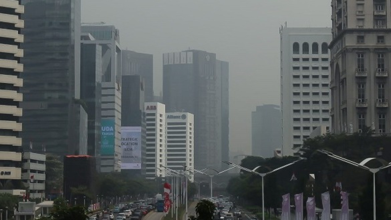 Guna Kurangi Polusi Udara, Pelaku Industri Mulai Hentikan Penggunaan PLTU dan Beralih ke listrik
            - galeri foto
