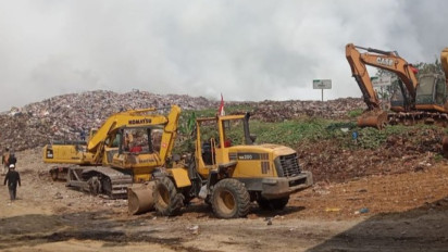 Kebakaran di Sarimukti, Diskar PB: Zona 1 TPA   Berhasil Dipadamkan, Mulai Masuk ke Zona 2 dan 3