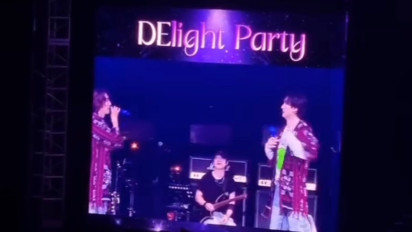 Super Junior D&E Tampil Energik, Aksesoris Mutiara dari Bali Milik Eunhyuk Sampai Terlepas