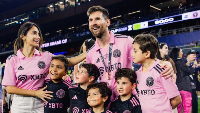 Istri Lionel Messi Nyaris Berciuman dengan Rekan Setimnya di Inter Miami