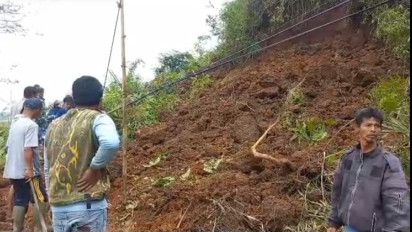Tebing 30 Meter Jebol, Jalan Raya Banjarwangi Garut Tertutup Longsor