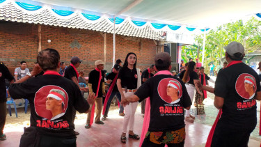 DesGanjar Menari Tayub Dukung Ganjar Pranowo Presiden 2024