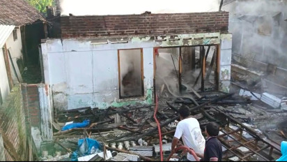 Satu Rumah Warga Ludes Terbakar Saat Ditinggal Pemiliknya ke Pasar, Kerugian Capai Ratusan Juta Rupiah