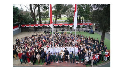 Merah Putih Berkibar di Federation Square Melbourne Australia
