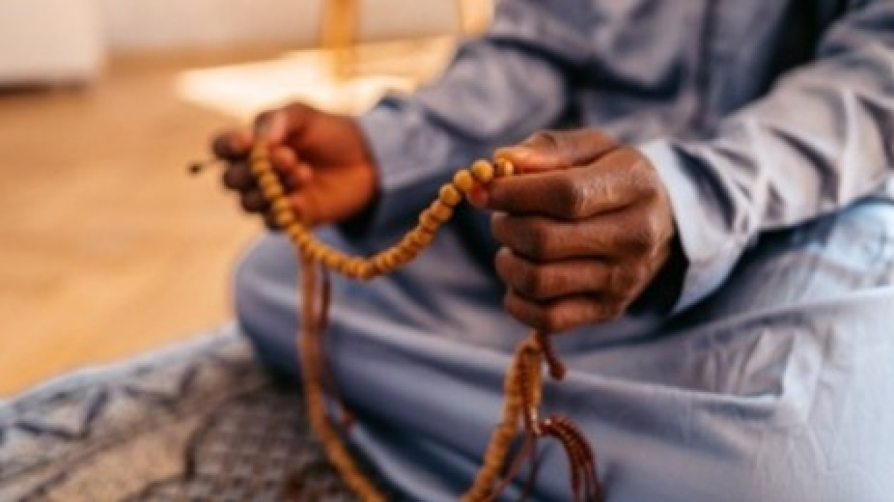 Meski Sibuk, Mohon Sempatkan Lakukan Amalan Ini, Buya Yahya Bilang Mengundang Rezeki Lahir dan Batin
            - galeri foto