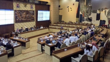 DPR Dalami Ekskul Korps Kadet di SMA, Kemendikdasmen Tegaskan Bukan Pelatihan Militer