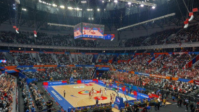 Shin Tae-yong dan Indra Sjafri Nonton Bareng FIBA World Cup di Indonesia Arena