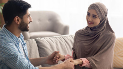 Perbedaan Nafkah dan Uang Belanja, Buya Yahya Beri Jawaban yang Menohok ke Pasangan Suami Istri