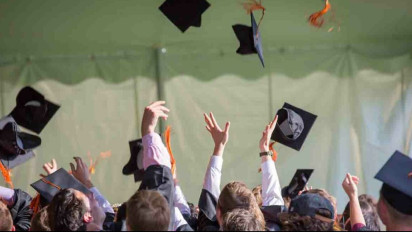 S1 Bisa Lulus Tanpa Skripsi, S2 dan S3 Tetap Harus Buat Tesis dan Disertasi