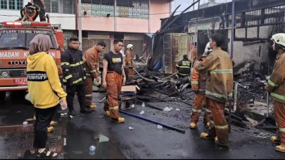 Kebakaran Hanguskan Belasan Kios di Pasar Mini Tebingtinggi