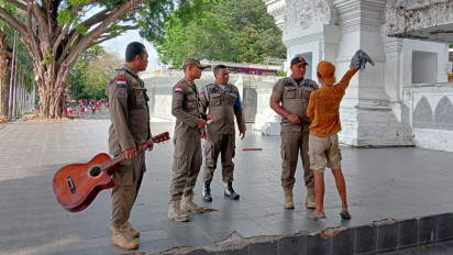 Sering Ngamuk dan Serang Warga, Seorang Pengamen Diciduk Satpol PP Banyuwangi