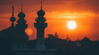 Amalan Dahsyat di Jumat Subuh, Baca Surah As-Sajdah dan Sedekah