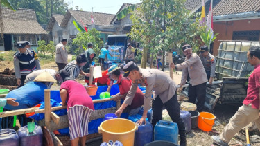 Sumur Bor Mulai Mengering, Warga Getasan Bergantung pada Droping Air