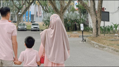 Terkuak! Sosok Pria yang Foto Bersama Larissa Chou dari Belakang, Kekasih Baru?