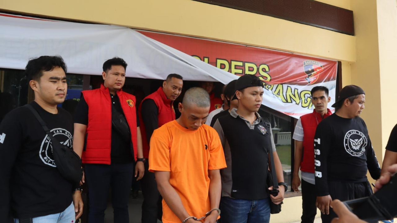 Kesal Sering Karaoke, Pria di Merangin Jambi Bunuh Istri Sirinya
            - galeri foto