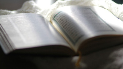 Keutamaan Surah Al Mulk, Kata Ustaz Adi Hidayat Menjaga Jasad hingga Hari Kiamat: Bacalah Sebelum Tidur