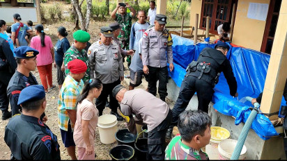 Bantu Warga Atasi Krisis Air Bersih, Brimon Kompi 4C Terjunkan 4 Tangki