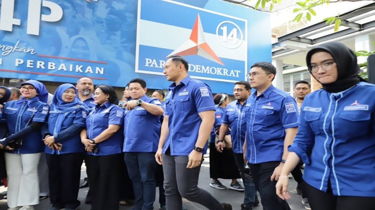 AHY Bocorkan Reaksi Kader-kader Demokrat Setelah Mengetahui Anies Berpaling
            - galeri foto