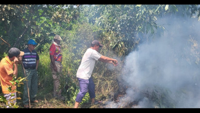 Lahan Terbakar, Kapolda Bengkulu Terjunkan 3 Mobil AWC Padamkan Api