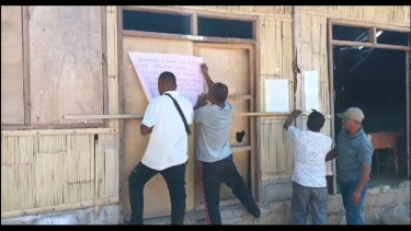 Pengusaha Meubel Segel Gedung SMAN Kangae di Sikka