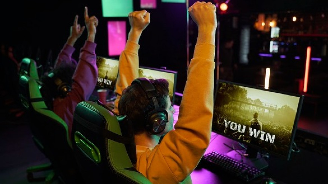 Waspada! Ini Hukum Main Game Online, Ustaz Adi Hidayat: Candu Ini Lebih Bahaya Daripada…
            - galeri foto