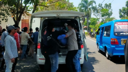 Tabrak Pohon di Tepi Jalan, Pemotor Wanita Asal Arjosari, Malang Tewas di Lokasi
