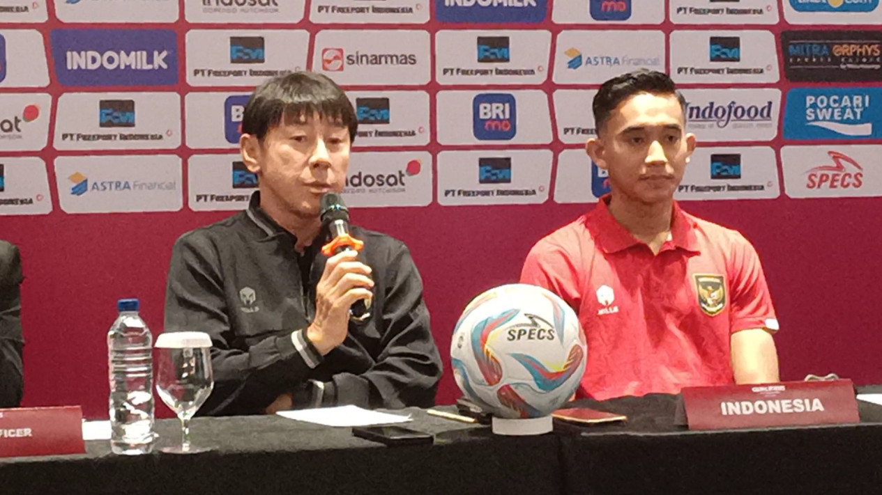 Media Korea Sudah Curiga, Kehadiran 'Murid Kesayangan' Jadi Sinyal Kuat Shin Tae-yong Merapat ke Persija
            - galeri foto