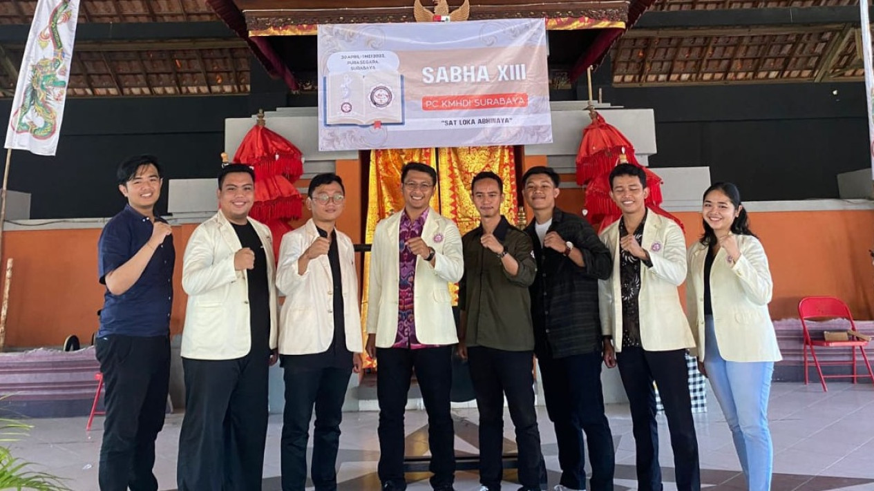 Terpilih Menjadi Ketua Umum, I Wayan Darmawan: KMHDI adalah Tulang Punggung Umat Hindu Indonesia
            - galeri foto