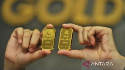 Emas Jatuh Karena Dolar Menguat dan Imbal Hasil Obligasi Naik