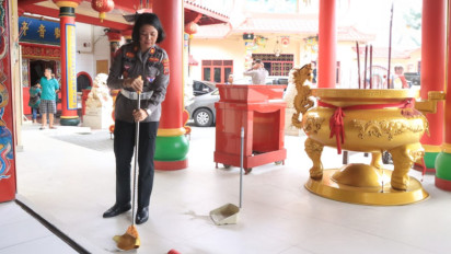 Satlantas Polres Binjai Membersihkan Rumah Ibadah dalam Rangka Peringatan HUT Lalu Lintas ke-68