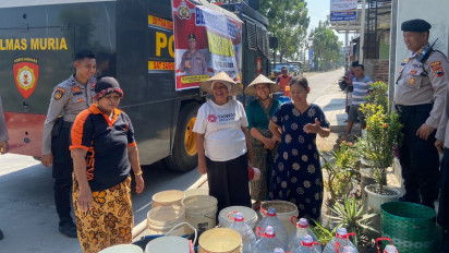 Lima Desa Terdampak Kekeringan, Polres Kudus Kerahkan Mobil Water Cannon Salurkan Air Bersih