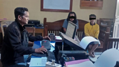 Gegara Ketagihan Judi Online, Dua Pria asal Nganjuk Nekat Curi Handphone dan Laptop