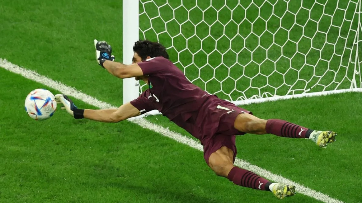 Yassine Bono Ungkap Alasan Gagal Bergabung dengan Real Madrid
            - galeri foto