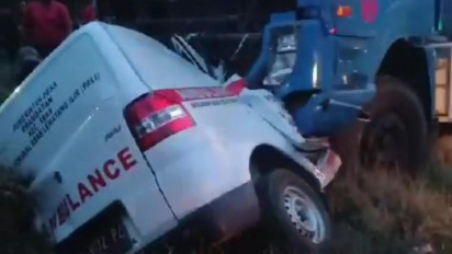 Ambulans Bawa Jenazah Tabrakan dengan Truk Tangki di Jalinsum Muara Enim, 3 Orang Meninggal Dunia
