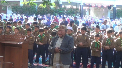Usir Kemarau, Siswa, Guru dan Orang Tua di Bandung Gelar Shalat Istisqo Berharap Turun Hujan