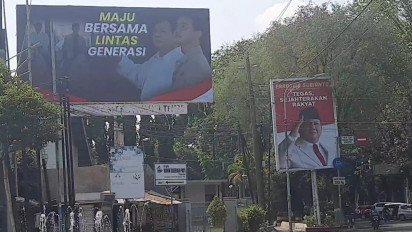 Baliho Bergambar Prabowo dan Gibran Terpasang di Sejumlah Jalan Protokol Kota Pati
