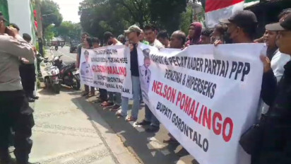 Diduga Terlibat Perselingkuhan, Ratusan Mahasiswa Geruduk Kantor DPP PPP, Minta Copot Bupati Gorontalo